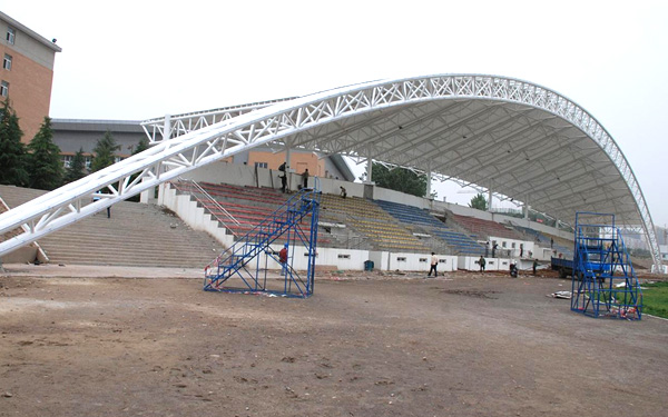 操場管桁架工程